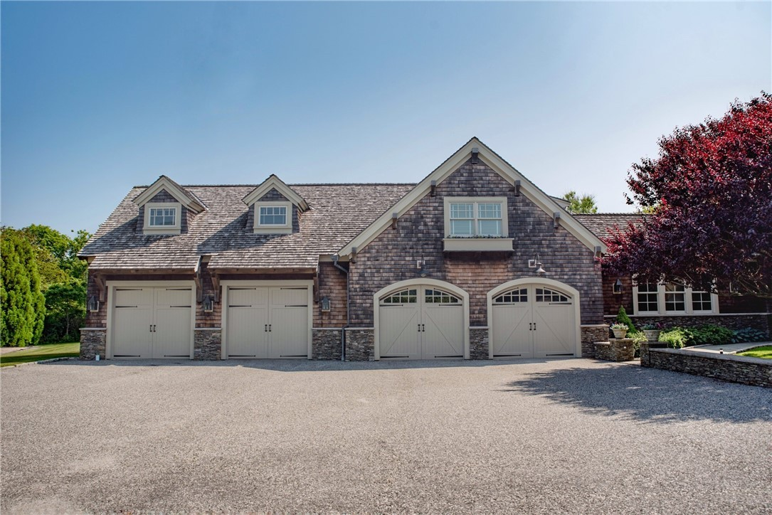 Image of ADU on Redfin.