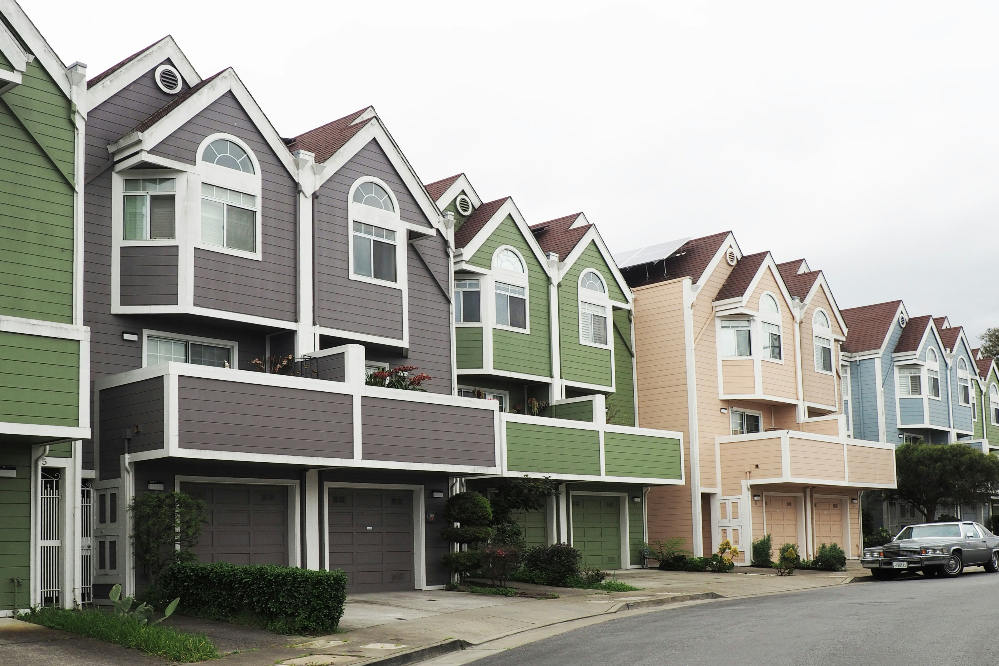 Image: Row of houses in San Francisco.